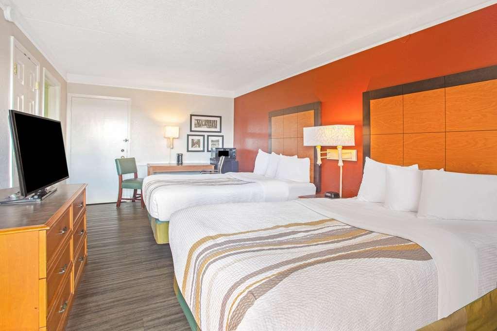La Quinta Inn By Wyndham Victoria Habitación foto