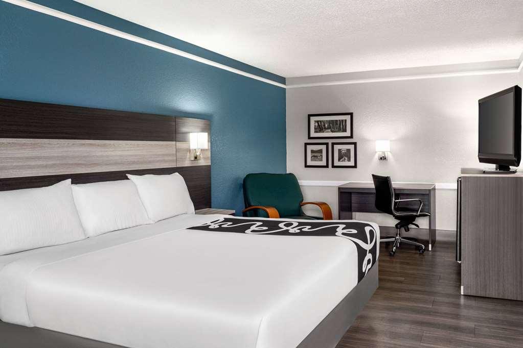 La Quinta Inn By Wyndham Victoria Habitación foto